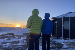 Mar24-Dave-Sykes-and-Stan-share-a-moment-Bivacco-BoerioPontechianale-Photo-Pete-Davies