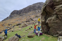 Mar25-Will-Pitt-falling-off-The-Pebble-Utopia-Boulders-Photo-Jon-Aze.jpg-nggid041585-ngg0dyn-3200x2400x100-00f0w010c010r110f110r010t010