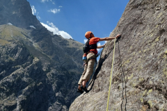 Aug25-Paul-Taylor-climbs-Apparatchiks-Tripe-Ailefroide1-Ecrin-Photo-Rachel-Johnston