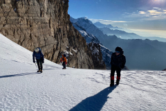 Andy-Llewellyn-Mark-Hatton-and-Dave-Woolley-arriving-at-Col-on-Mardi-Nov23.-Photo-Andy-Tomlinson